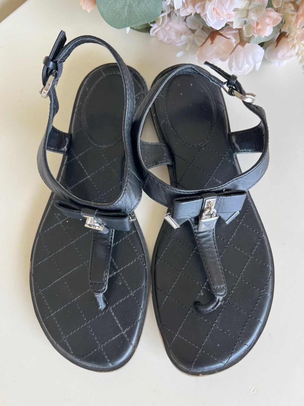MICHAEL KORS Thong Sandal 🌸 sz 8